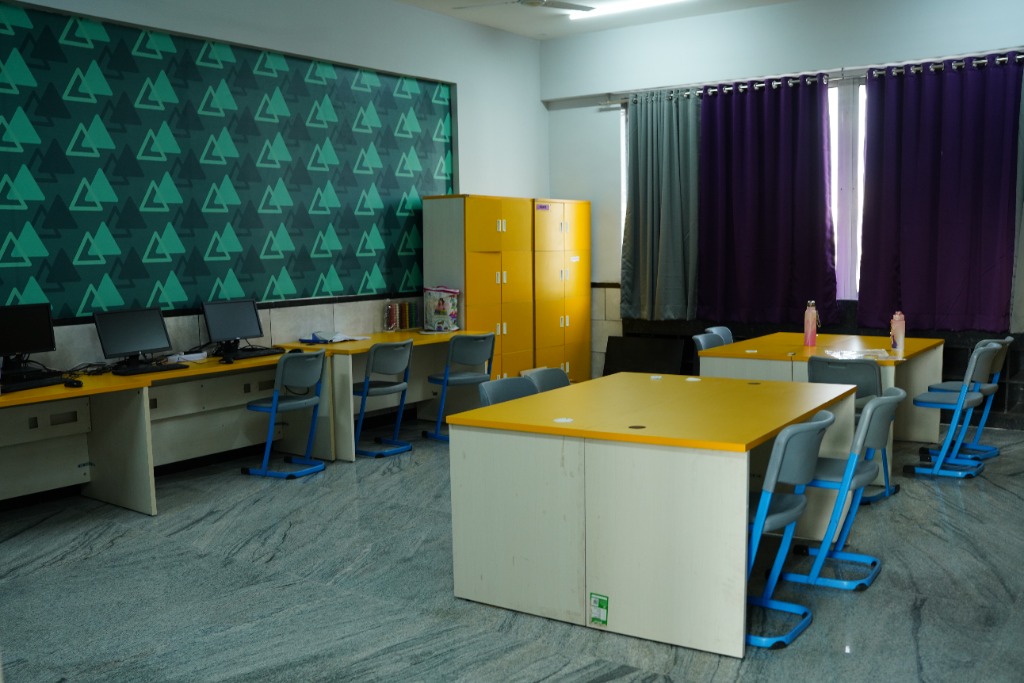 Finished computer lab interior at VIBGYOR High School, Pune